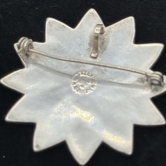 TAXCO MEXICO STERLING SILVER MOTHER OF PEARL ONYX STONE PINWHEEL STAR PIN - Picture 4 of 4